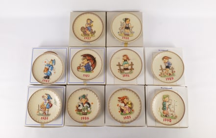 Lot of 10 Hummel Relief Plates