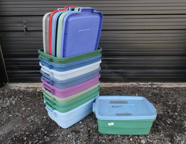 Lot of 10 Rubbermaid 10 Gallon Storage Bins