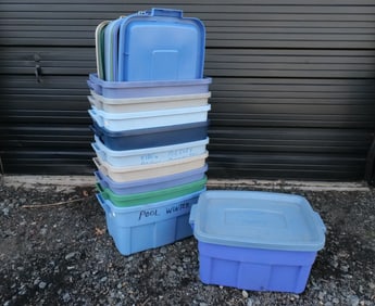 Lot of 10 Rubbermaid 14 Gallon Storage Bins