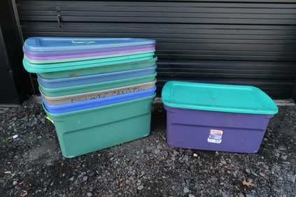 Lot of 7 Sterlite 33 Gallon Storage Bins