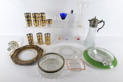Lot of Mixed Glass Pieces