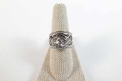 14K White Gold Ring