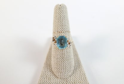 18K Gold and Aquamarine Ring