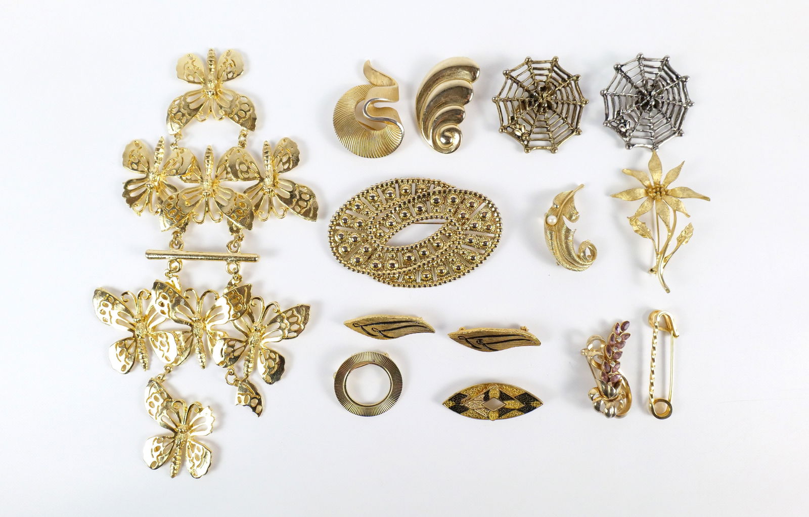 Group of 14 Vintage Brooches (1 of 9)