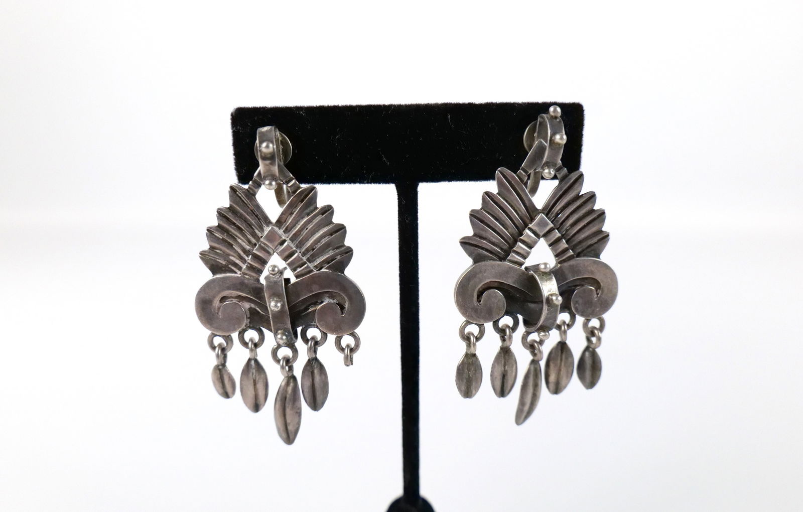 Pair of Vintage Mexican Sterling Earrings  (1 of 7)
