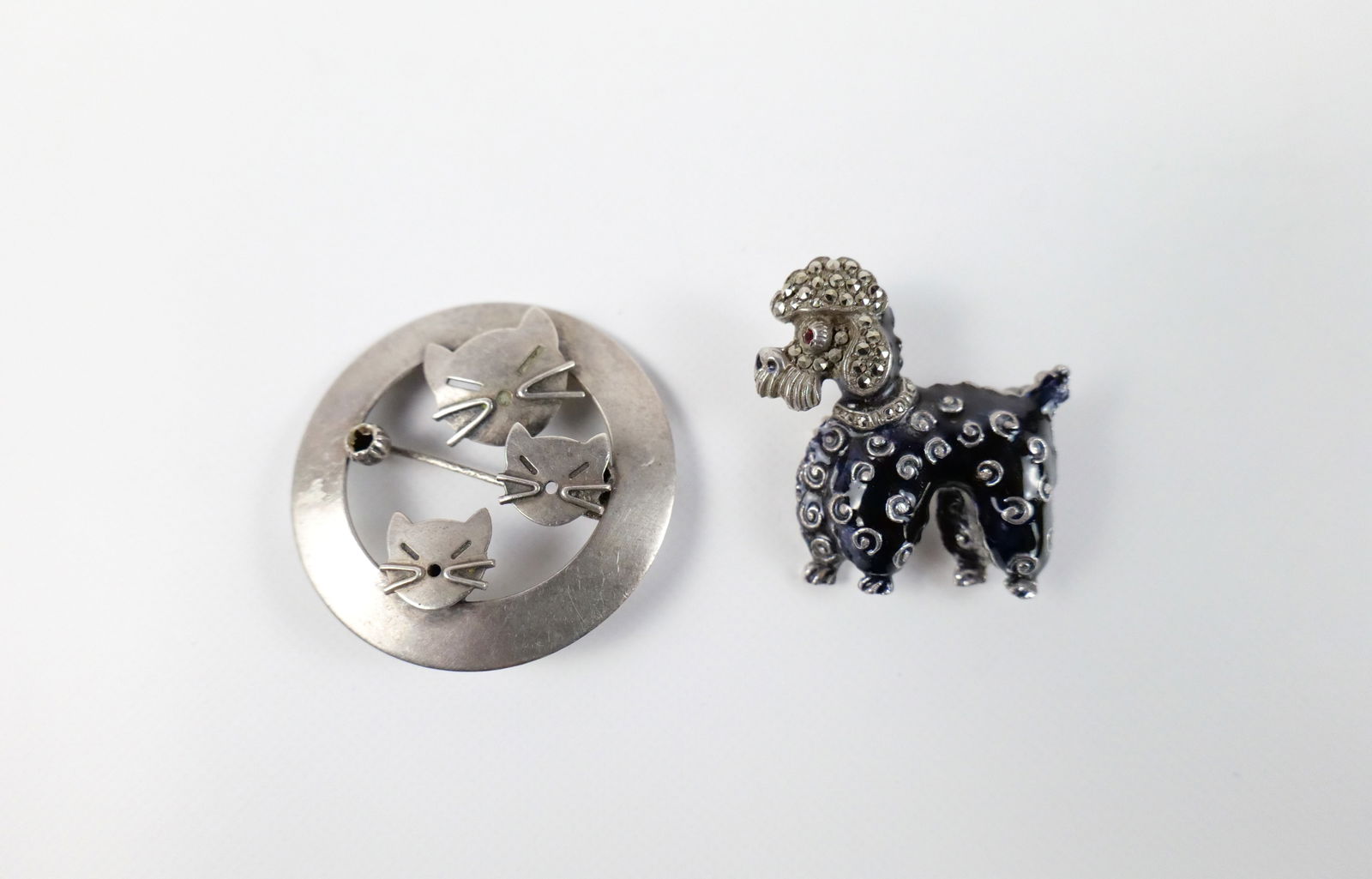 2 Vintage Sterling Cat and Dog Brooches (1 of 17)