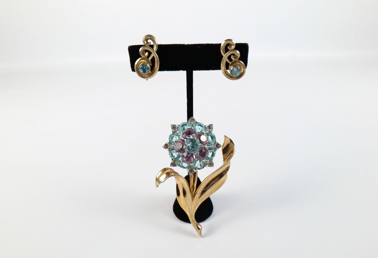 Vintage 1940s Brooch and Earrings Pairing  (1 of 14)