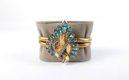 Vintage 1940s Gold Tone Bracelet by Mazer: Vintage 1940s Gold Tone Bracelet by Mazer. The lot includes a 6 3/4'' long vintage 1940s gold tone bracelet comprised of two strands of fluid chain with a mounted 1.81'' x 1.36'' inverted pear shaped