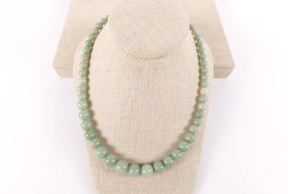 Vintage Graduated Jadeite Bead Necklace