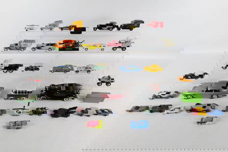 Lot of Loose Mixed Scale Plastic and Diecast Cars: Lot of Loose Mixed Scale Plastic and Diecast Cars. Including Solido Humphrey Bogart Fird V8, Toy State James Bond 007 Aston Martin, 1:64 Scale Matchbox, Welly. Jada, and More. All in used condition. M
