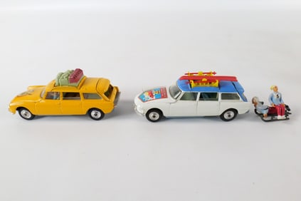 Lot of 2 Vintage Corgi Safari Cars