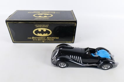 Corgi 1940 Batmobile Roadster with Batman Figure 1:18 Scale Diecast
