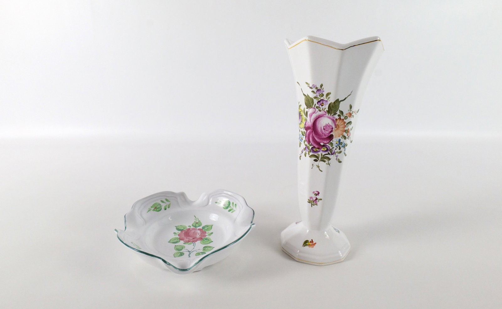 Lot of 2 Herend Porcelain Pieces: Lot of 2 Herend Porcelain Pieces. Including Tall Vase and Decorative Ashtray. Both pieces have crazing. Tallest measures 9.5". All invoices must be paid within 24 hours of the sale. We offer multiple 