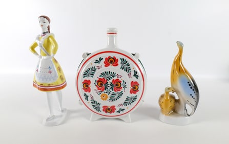 Group Lot of Hollahazza Hungarian Pieces