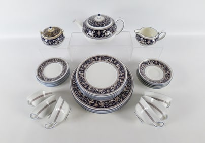 Wedgwood Florentine Dinnerware Set - 36 Pieces
