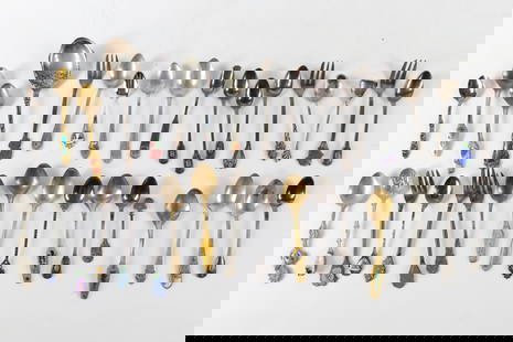 Lot of Silverplate Souvenir Spoons and Forks: Lot of Silverplate Souvenir Spoons and Forks. All invoices must be paid within 24 hours of the sale. We offer multiple shipping options please read the shipping terms to understand your options. We