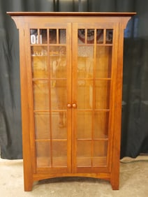 Ethan Allen Arts and Crafts Curio/China Closet