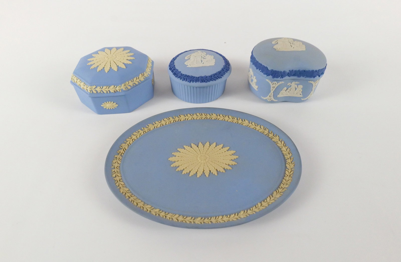 Lot of 4 Wedgwood Jasperware Vanity Pieces (1 of 16)
