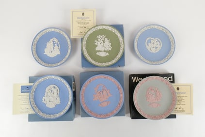 Lot of 6 Wedgwood Jasperware Valentine's Day Plates