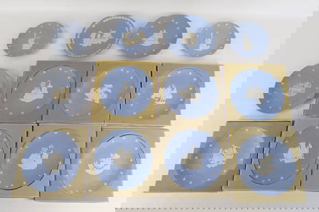 Lot of 12 Wedgwood Pale Blue Jasperware Collector Plates: Lot of 12 Wedgwood Pale Blue Jasperware Collector Plates. All Celebrating America Themed. Including 2 x Boston Tea Party in Box, Declaration of Independence in Box, Battle of Concord in Box, Paul Reve