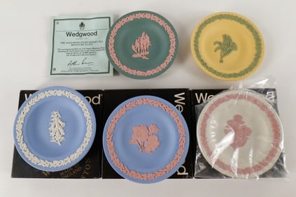 Lot of 5 Wedgwood Jasperware Small Round Floral Plates