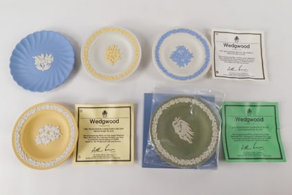 Lot of 5 Wedgwood Jasperware Floral Round Dishes