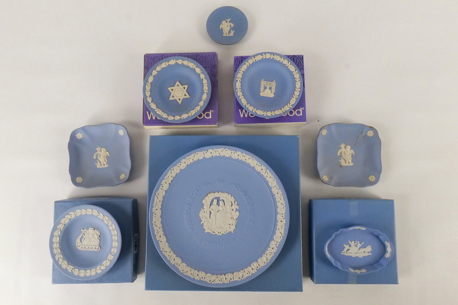 Lot of 8 Wedgwood Pale Blue Jasperware Plates (1 of 11)