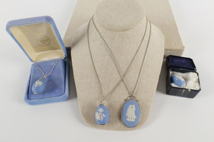 Lot of 4 Wedgwood Jasperware Pendants and Necklaces