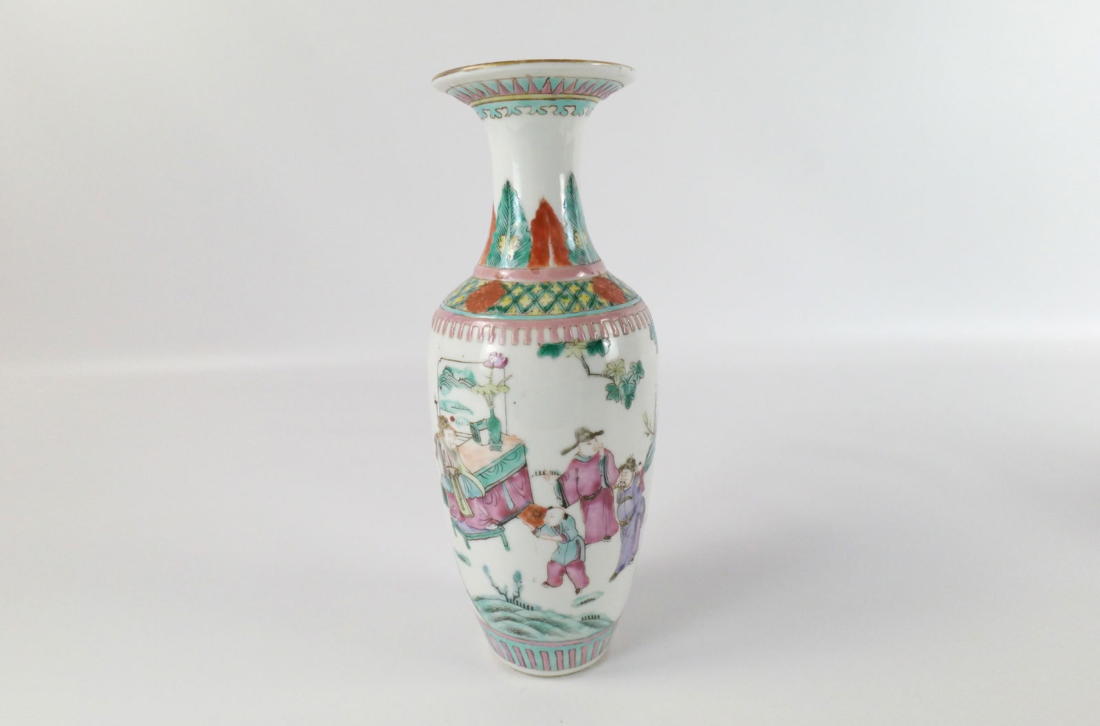 Chinese Export Hand Painted Porcelain Vase (1 of 8)