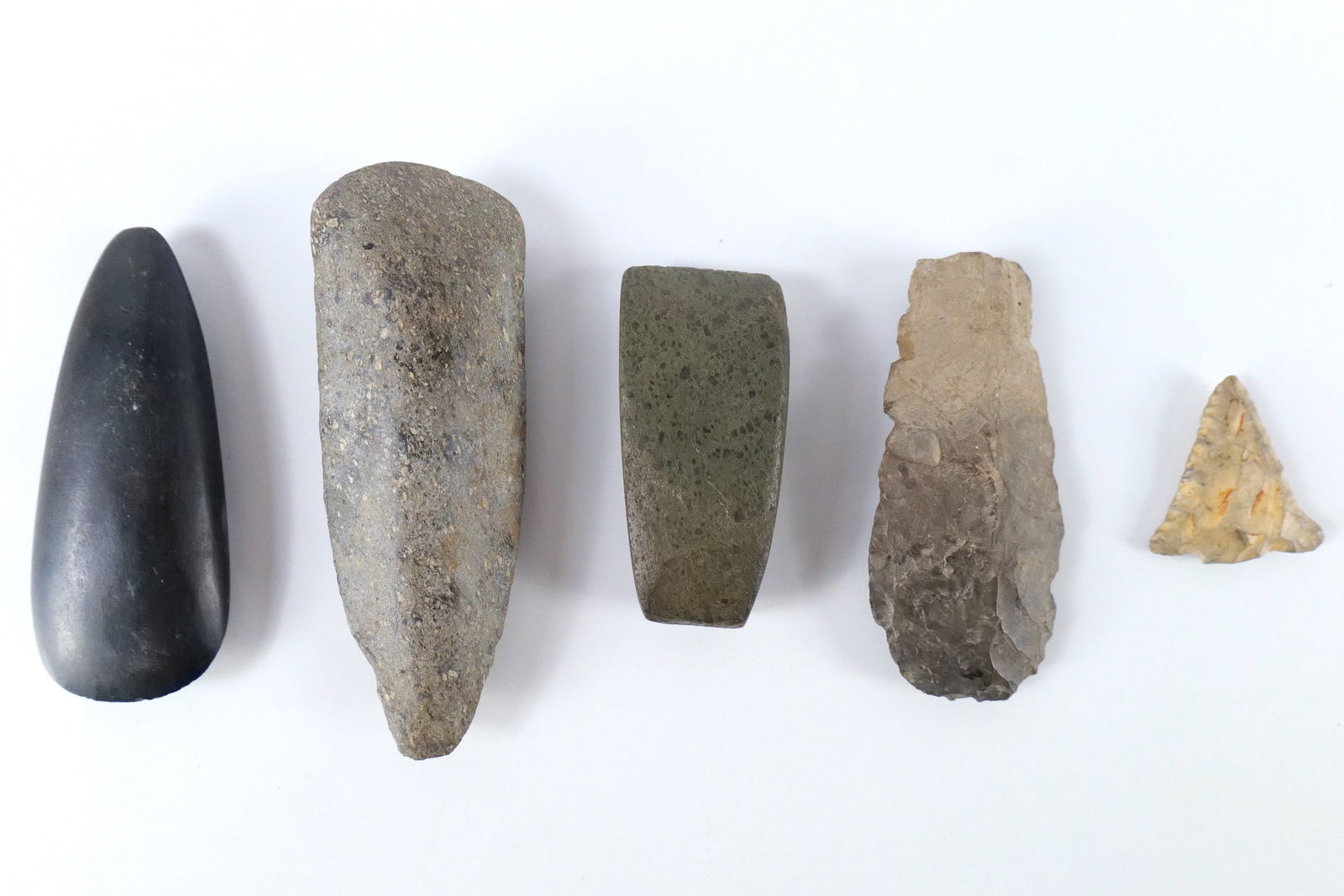 Lot of Ancient Arrow and Axe Heads (1 of 11)