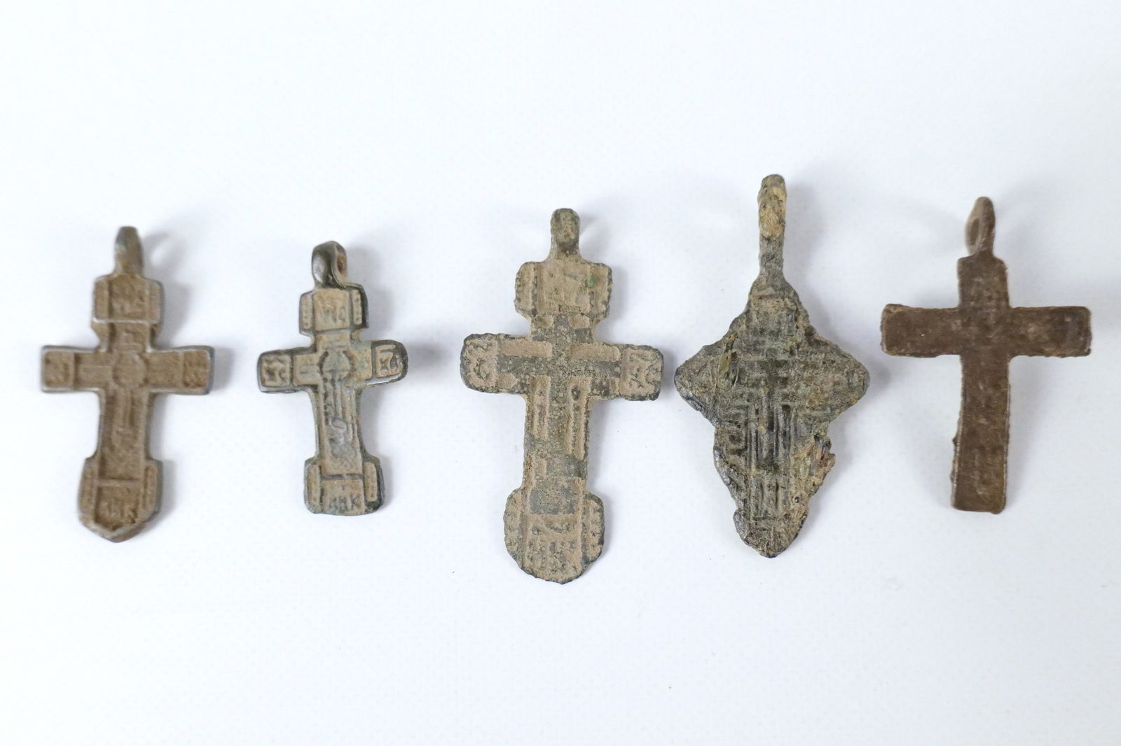 Lot of Assorted Antiquity Crosses (1 of 7)