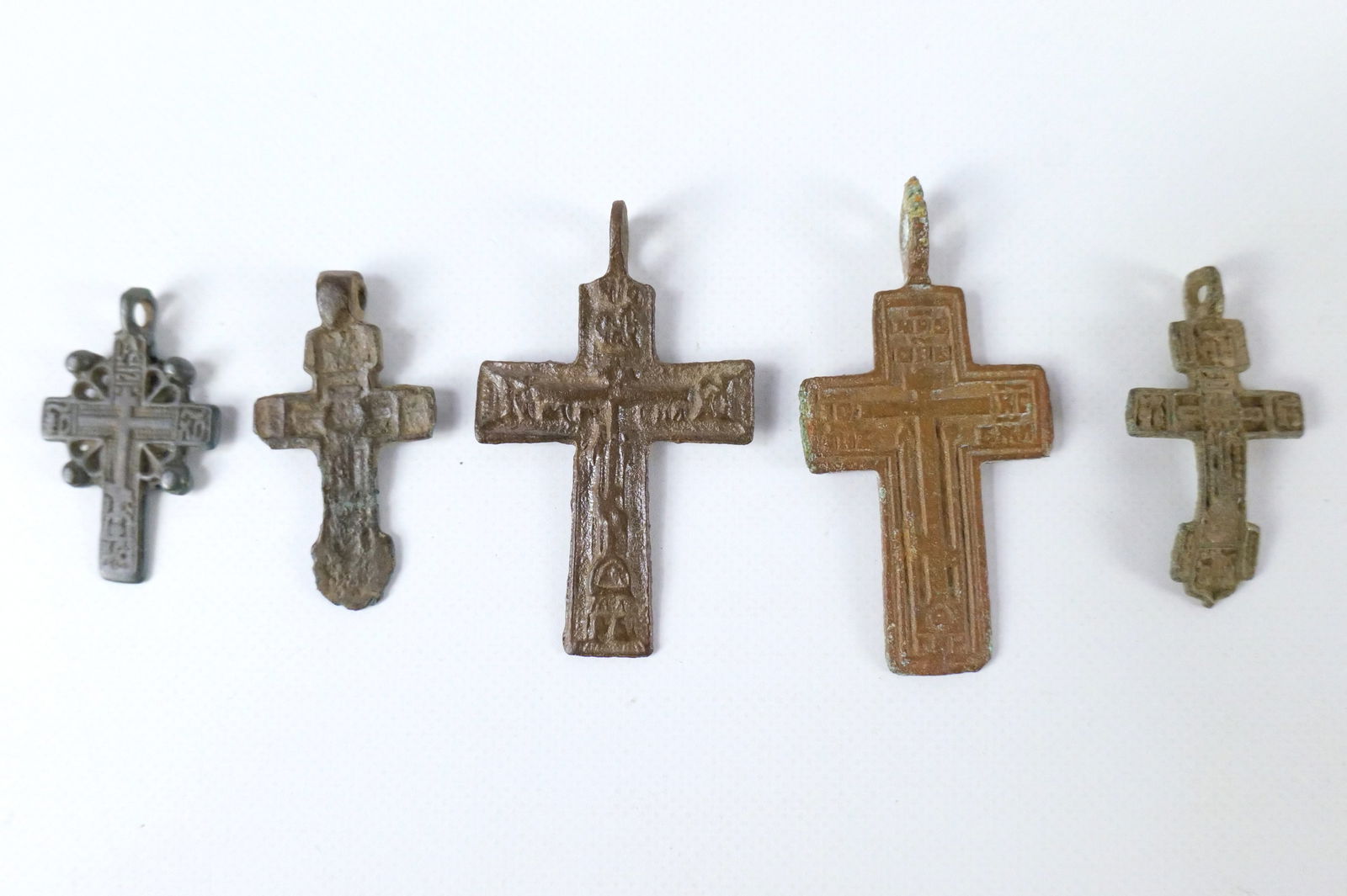 Lot of Assorted Antiquity Crosses (1 of 7)