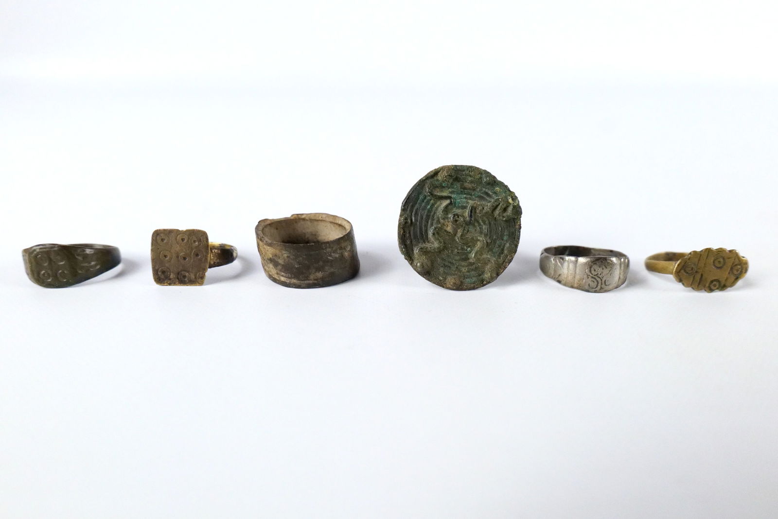 Lot of Assorted Antiquity Rings (1 of 12)