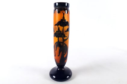 Le Veve Francais France Cameo Glass Vase - New York