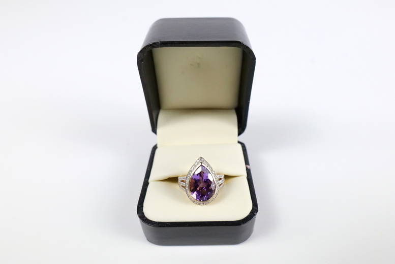14K Gold, Diamond and Amethyst Ring