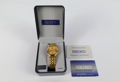 Early 90s Men's Golden Quartz Wrist Watch by Seiko