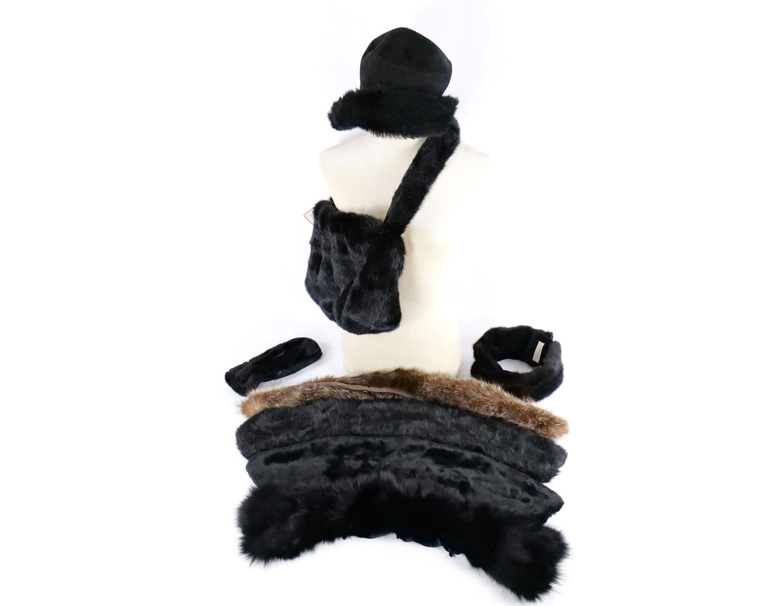 Group Lot of Fur and Faux Fur Items (1 of 16)