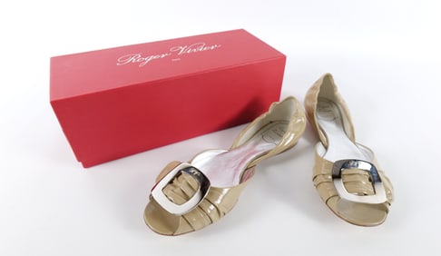 Roger Vivier Paris Beige Spuntata Gigi Women's Shoe