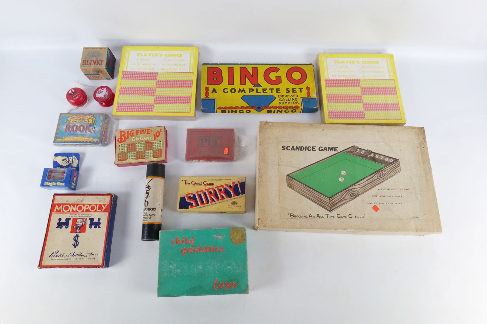 Group Lot of Vintage Toys and Games (1 of 7)
