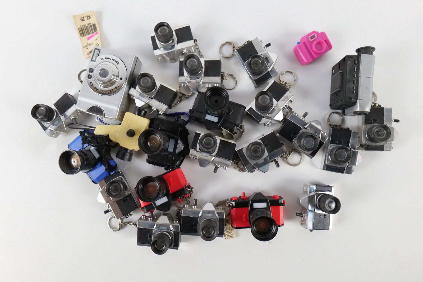 Lot of Souvenir Camera Clicker Keychains (1 of 5)