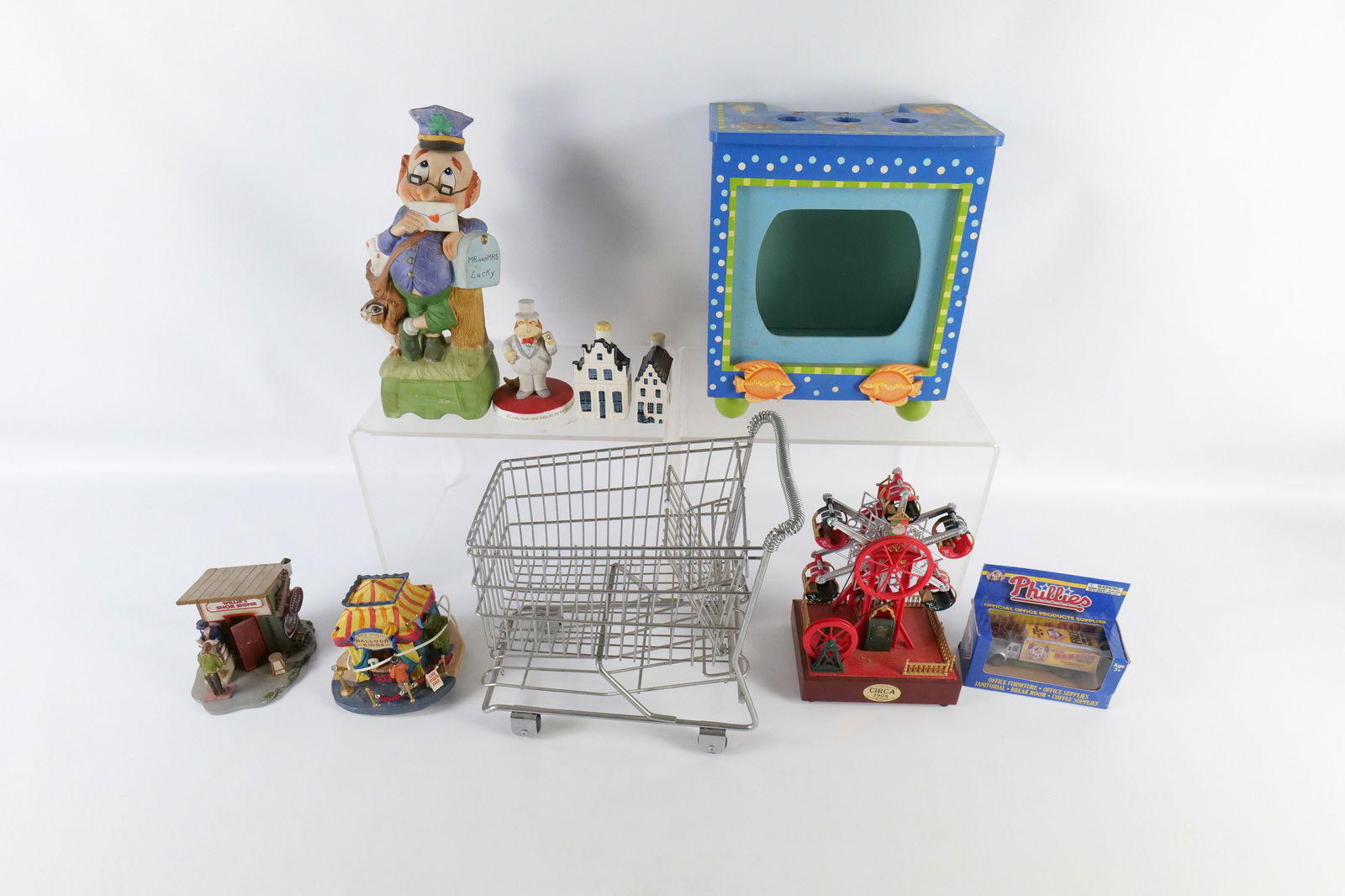 Group Lot of Collectibles (1 of 11)