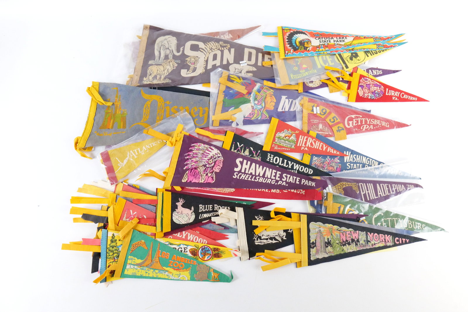 Group Lot of Souvenir Pennants (1 of 6)