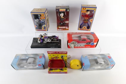 Group Lot of Toys and Collectibles