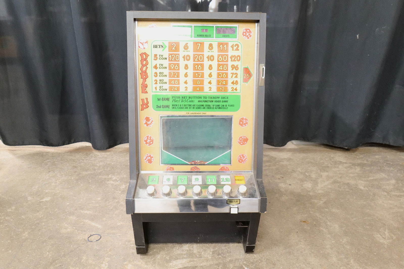 Double Up Dice Game Slot Machine (1 of 11)