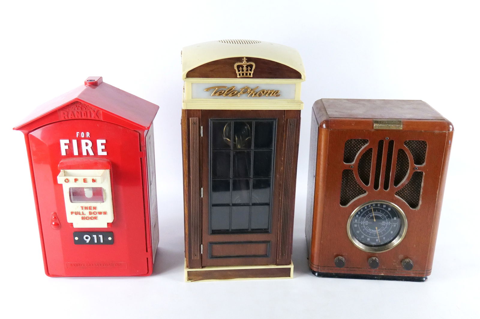 Lot of Novelty Radios and Telephones (1 of 12)