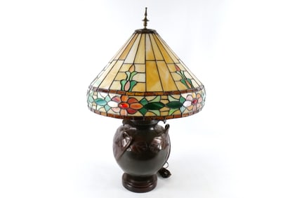 Tiffany Style Art Nouveau Stained Glass Table Lamp