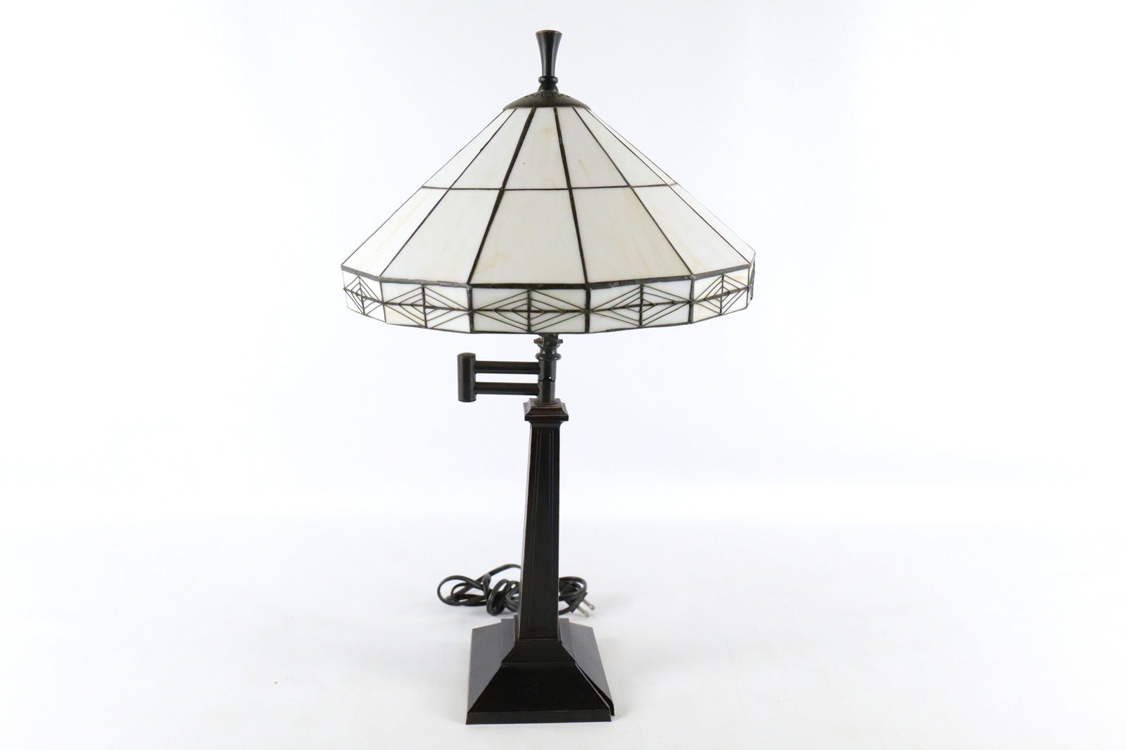Tiffany Style Stained Glass Mission Style Table Lamp (1 of 8)