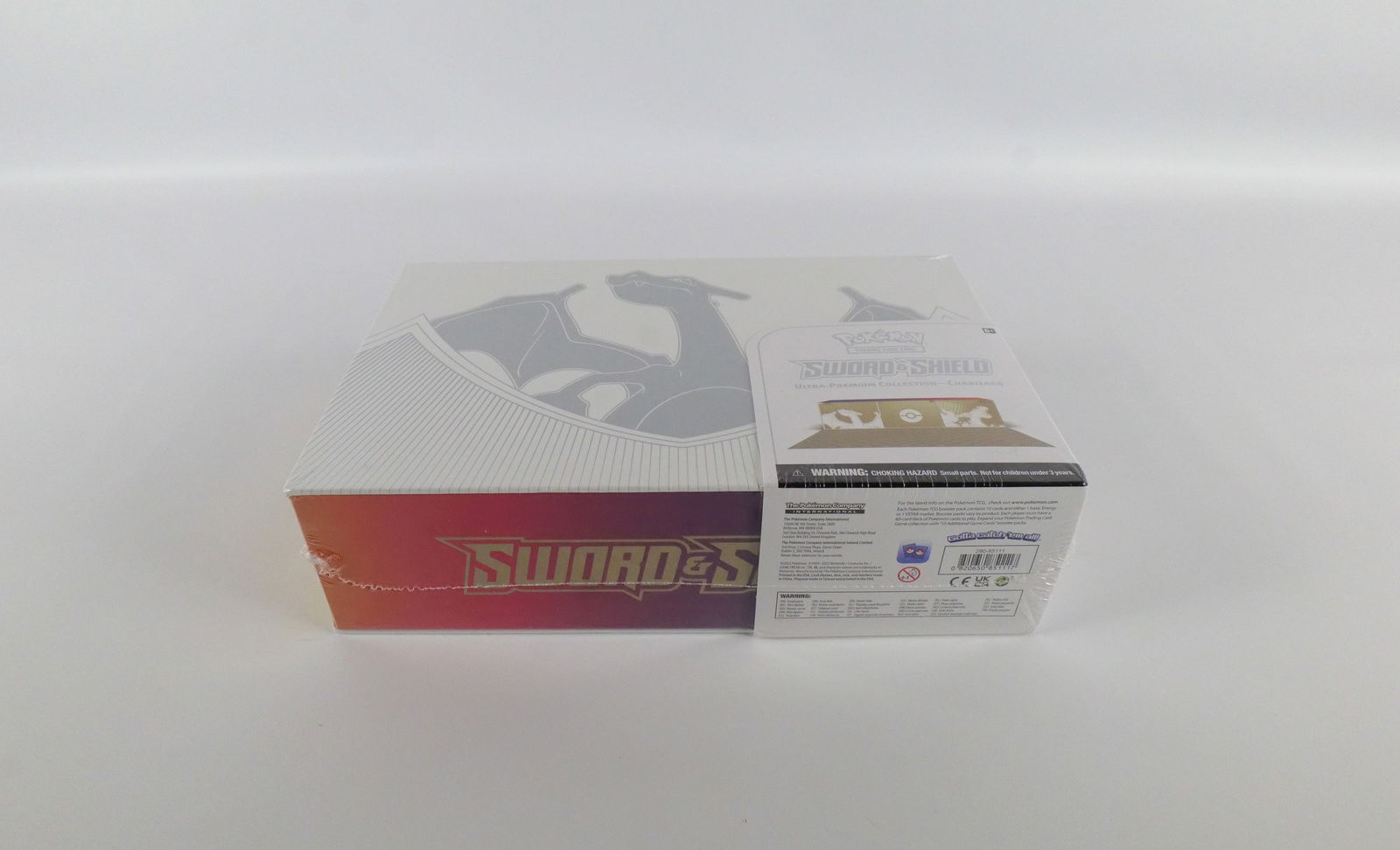 Pokémon Sword & Shield Ultra Premium Collection - Charizard (1 of 7)