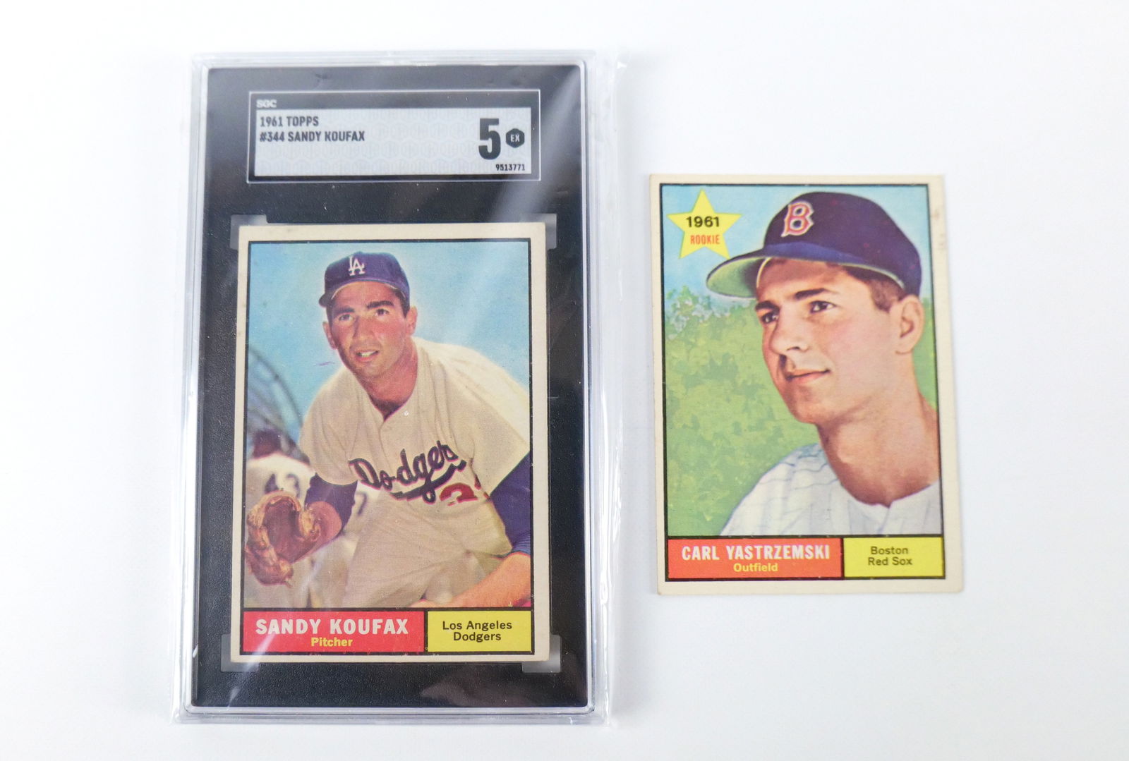 Lot of 2 Topps 1961 Baseball Cards (1 of 11)