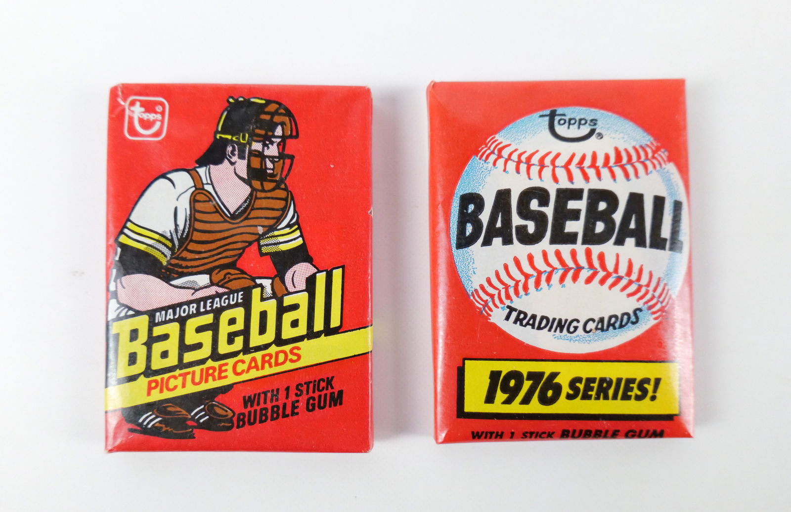 Lot of 2 Sealed 1970's Topps Wax Baseball Packs (1 of 13)